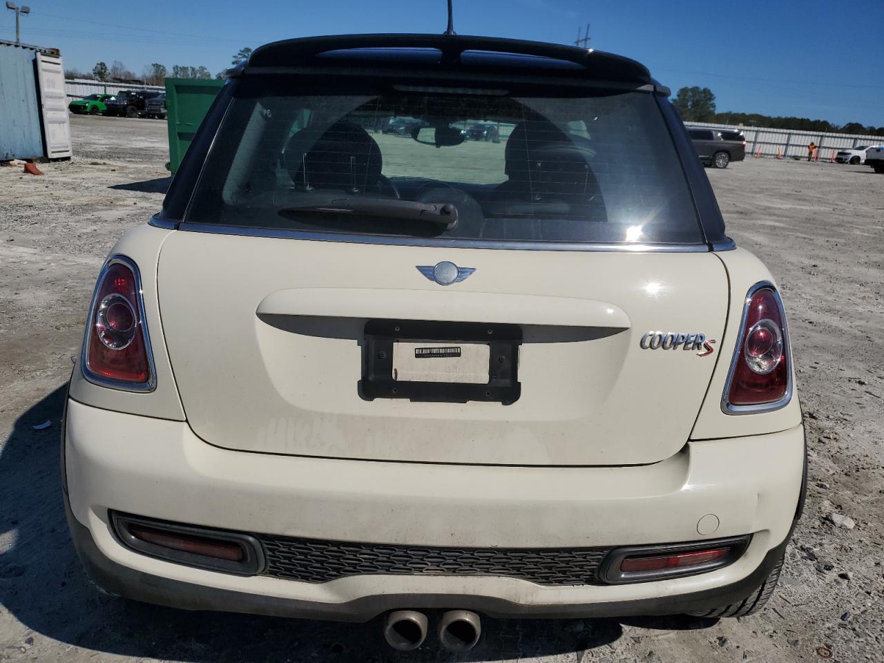 2011 MINI Cooper - Image 6