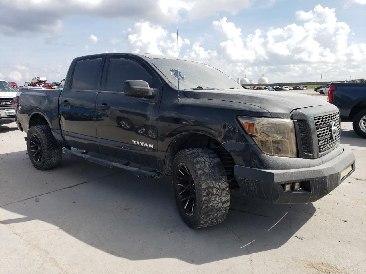 2017 Nissan Titan - Image 4