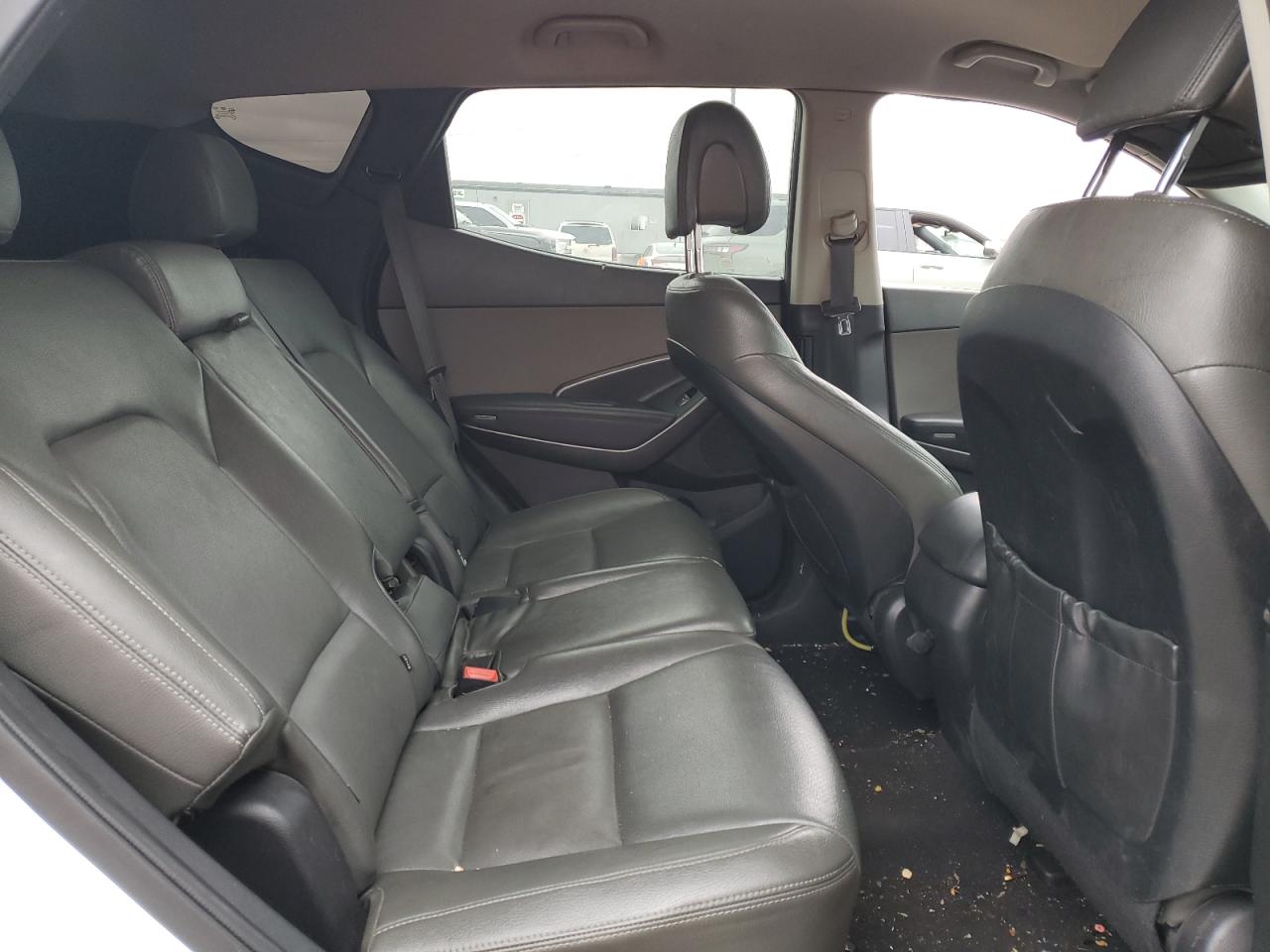 2013 Hyundai Santa Fe - Image 11