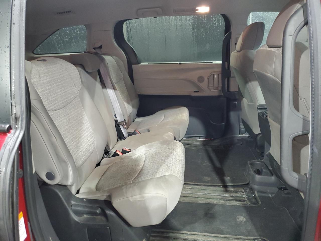 2022 Toyota Sienna - Image 11