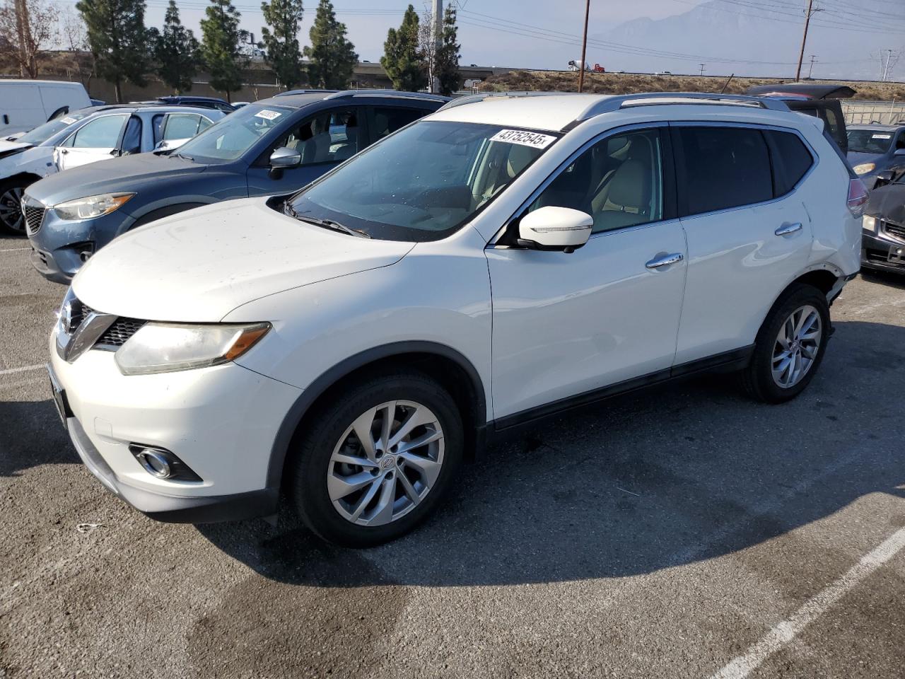 2014 Nissan Rogue - Image 1