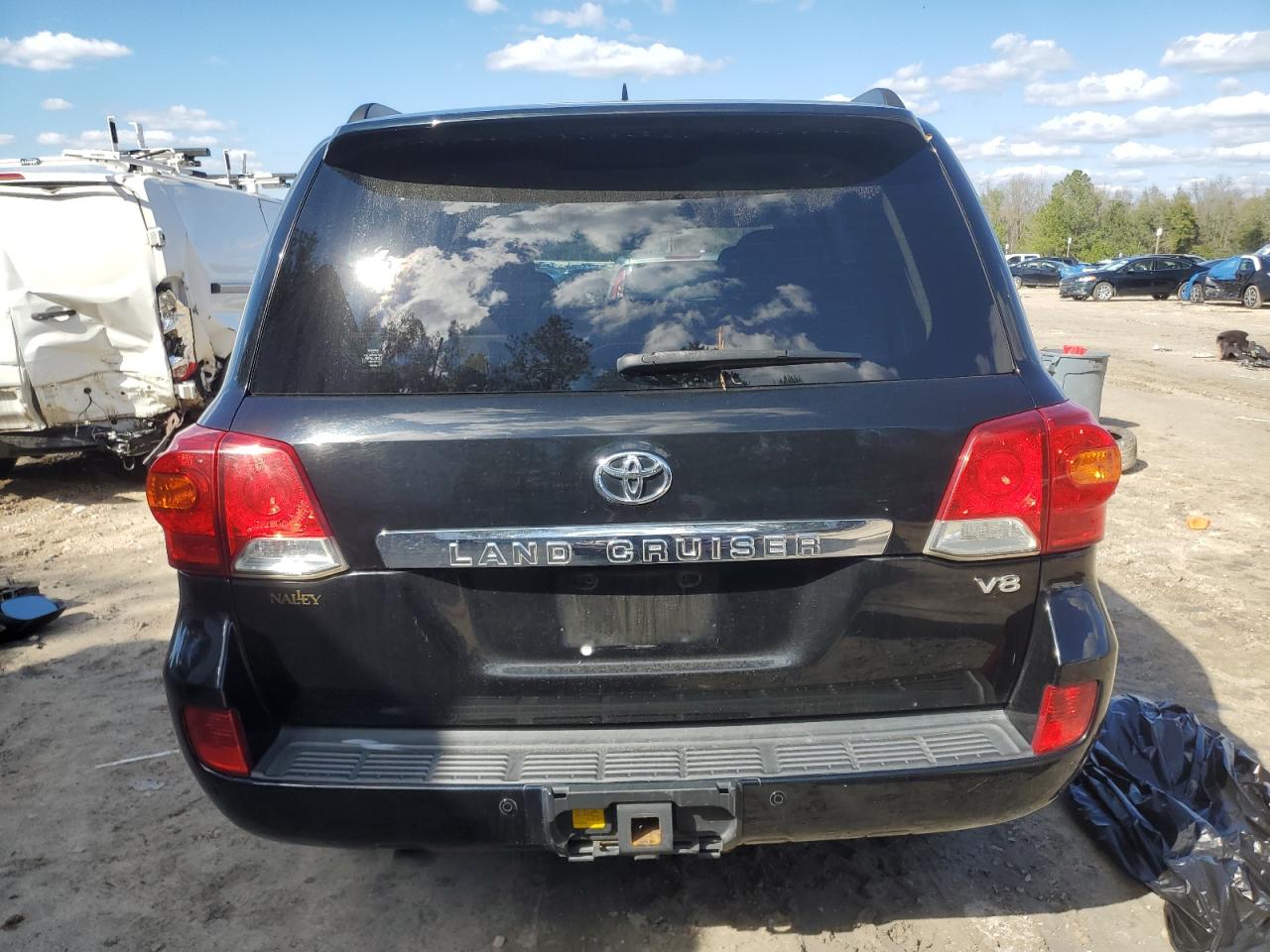 2014 Toyota Land Cruiser - Image 6
