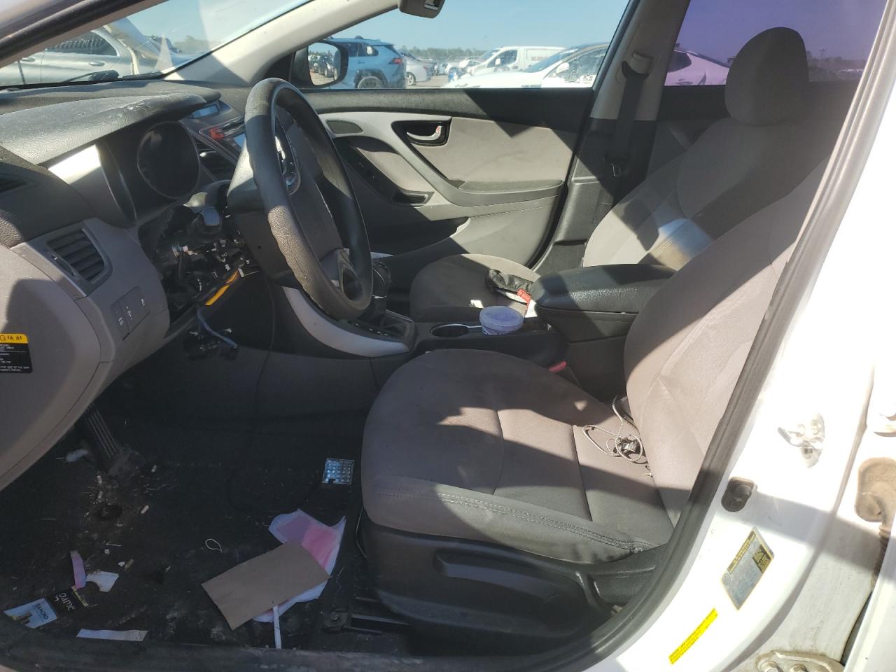 2016 Hyundai Elantra - Image 7
