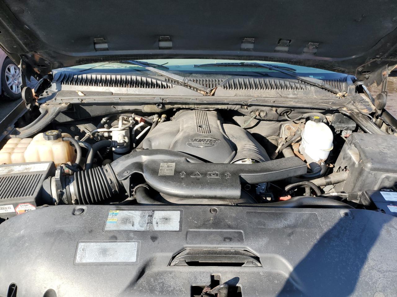 2004 GMC Yukon - Image 12