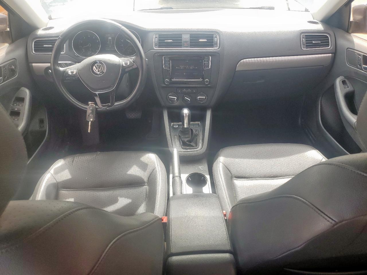 2017 Volkswagen Jetta - Image 8