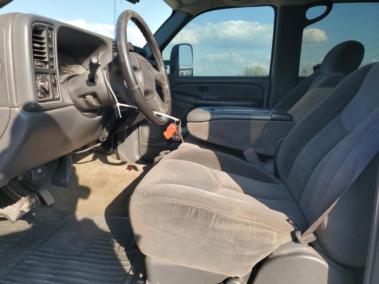 2006 Chevrolet Silverado - Image 7