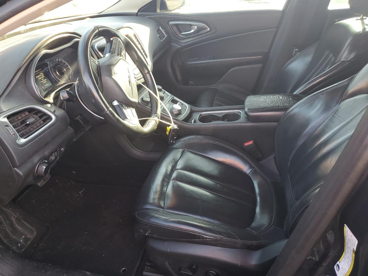 2017 Chrysler 200 - Image 7