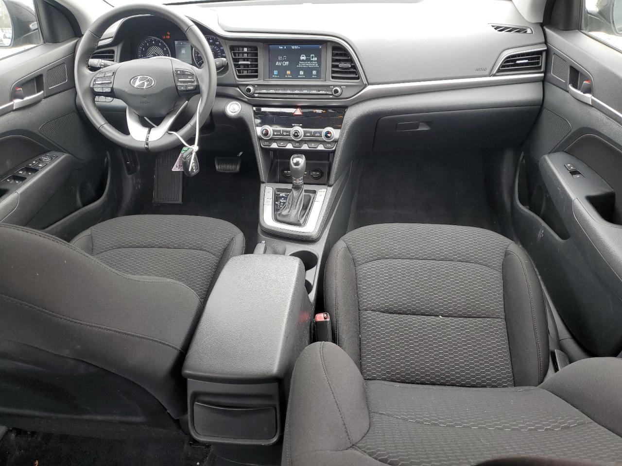 2020 Hyundai Elantra - Image 8