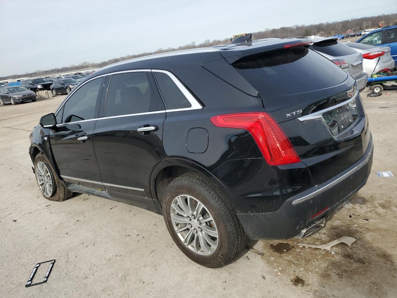 2019 Cadillac XT5 - Image 2