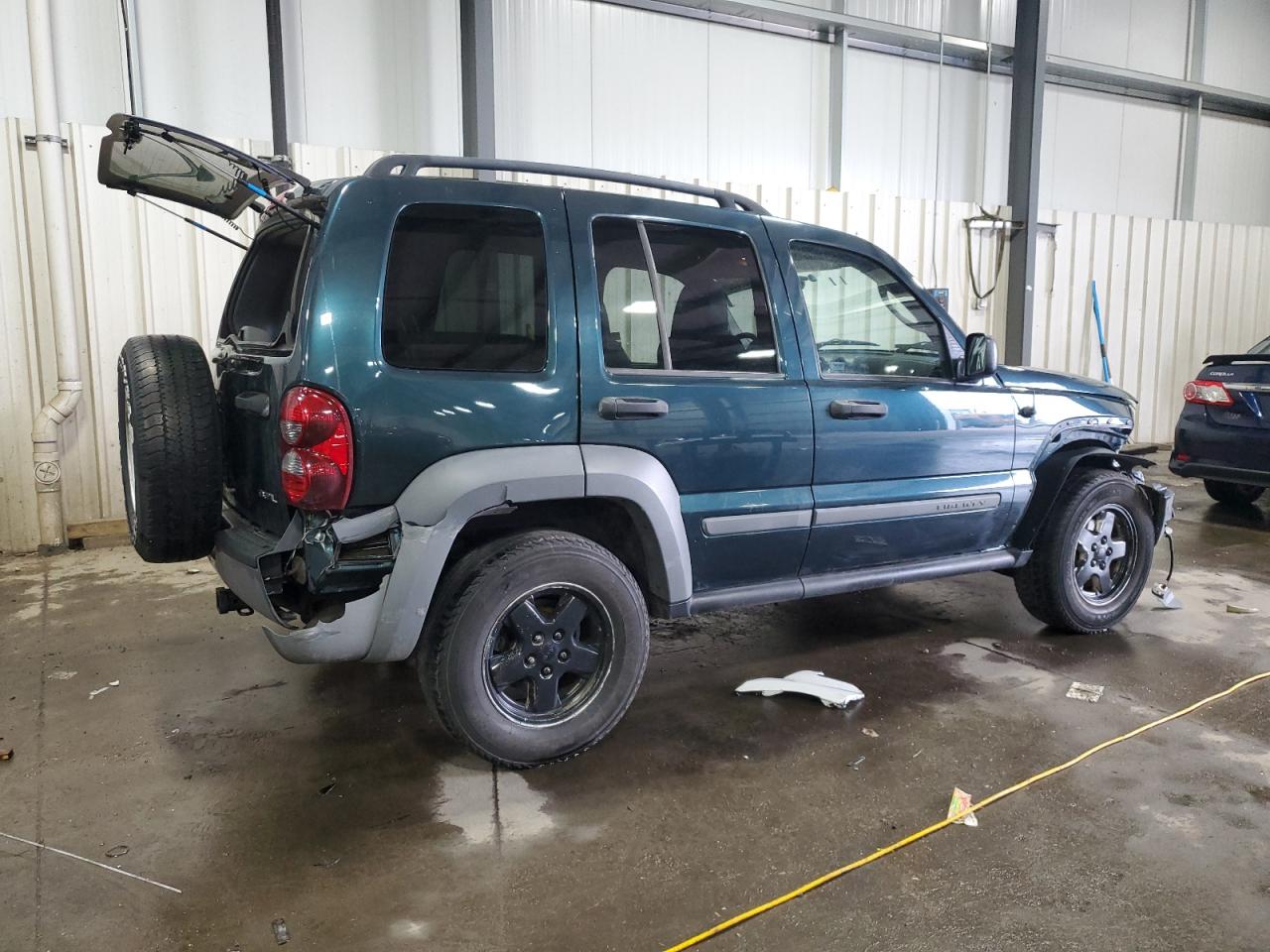 2005 Jeep Liberty (North America) - Image 3