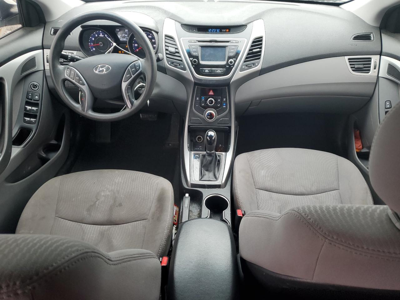 2016 Hyundai Elantra - Image 8