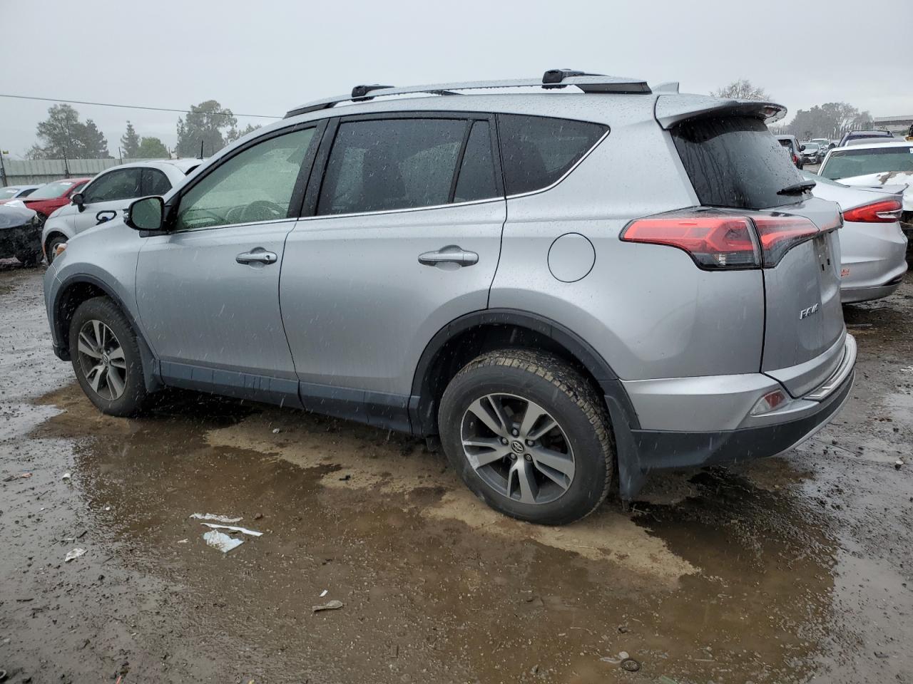 2018 Toyota RAV 4 - Image 2