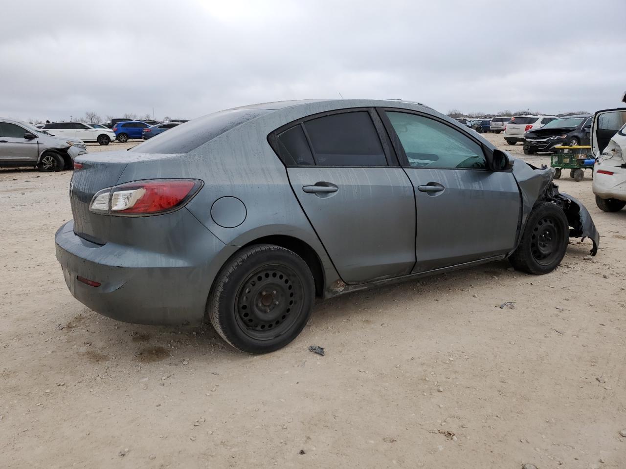 2013 Mazda 3 - Image 3
