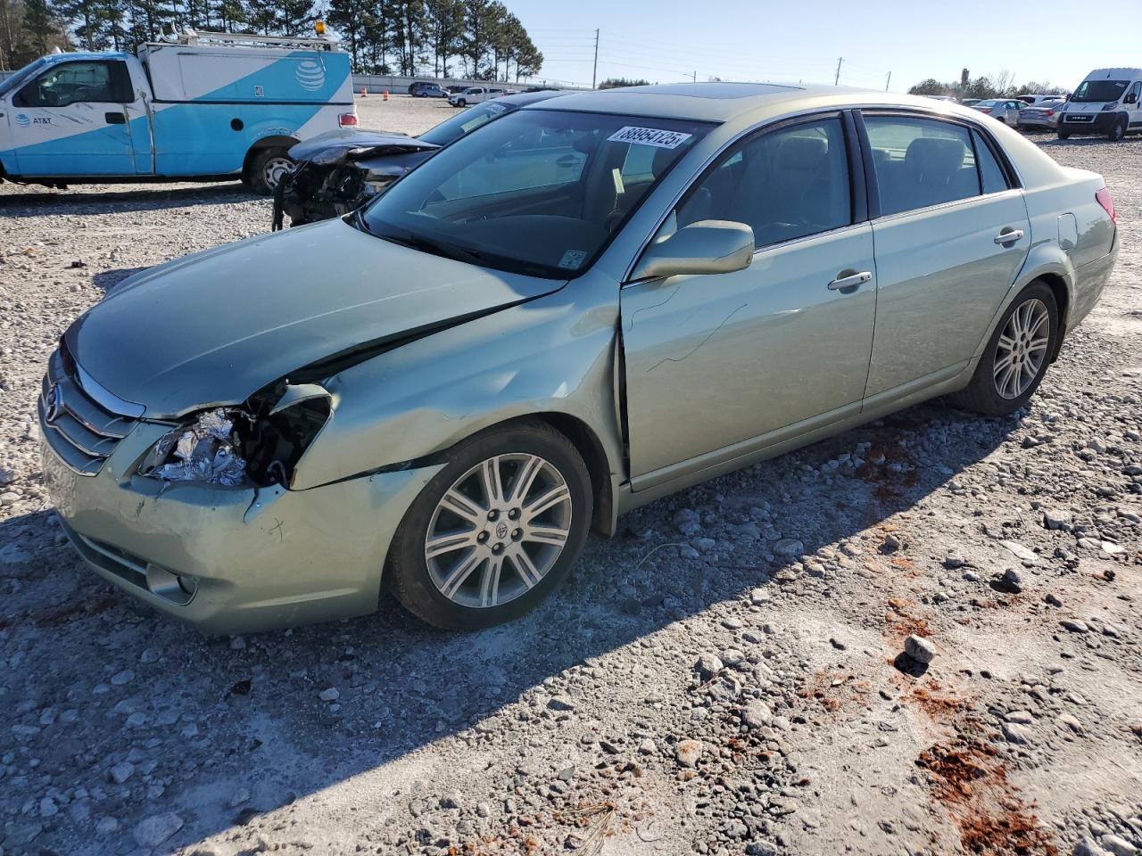2005 Toyota Avalon - Image 1