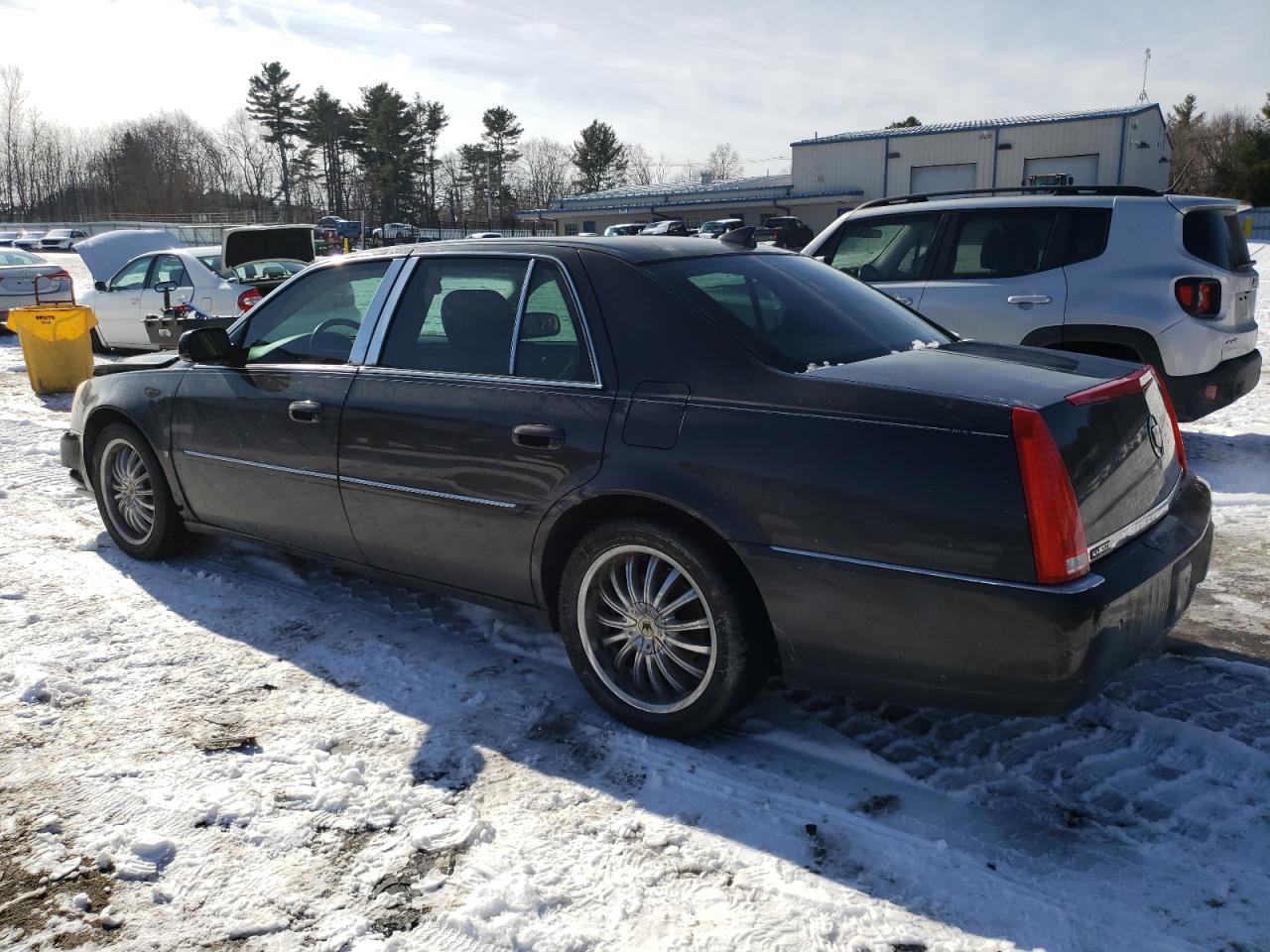 2009 Cadillac DTS - Image 2