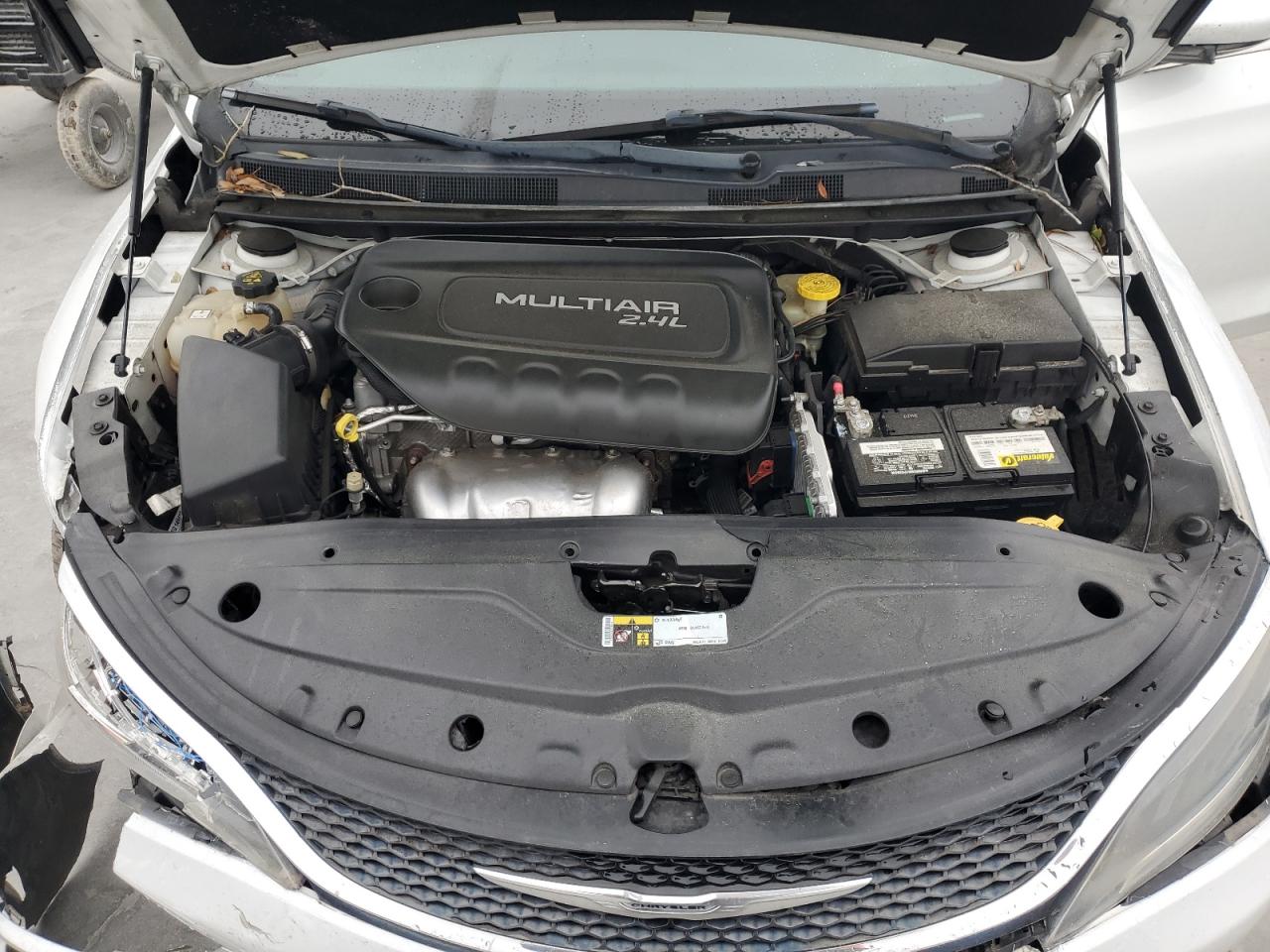 2015 Chrysler 200 - Image 12
