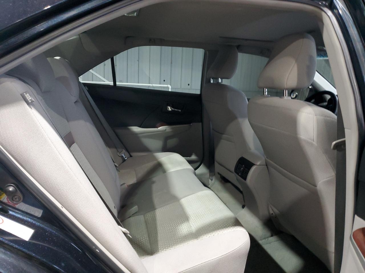 2014 Toyota Camry - Image 10
