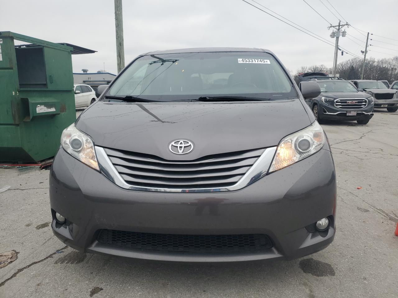 2015 Toyota Sienna - Image 5