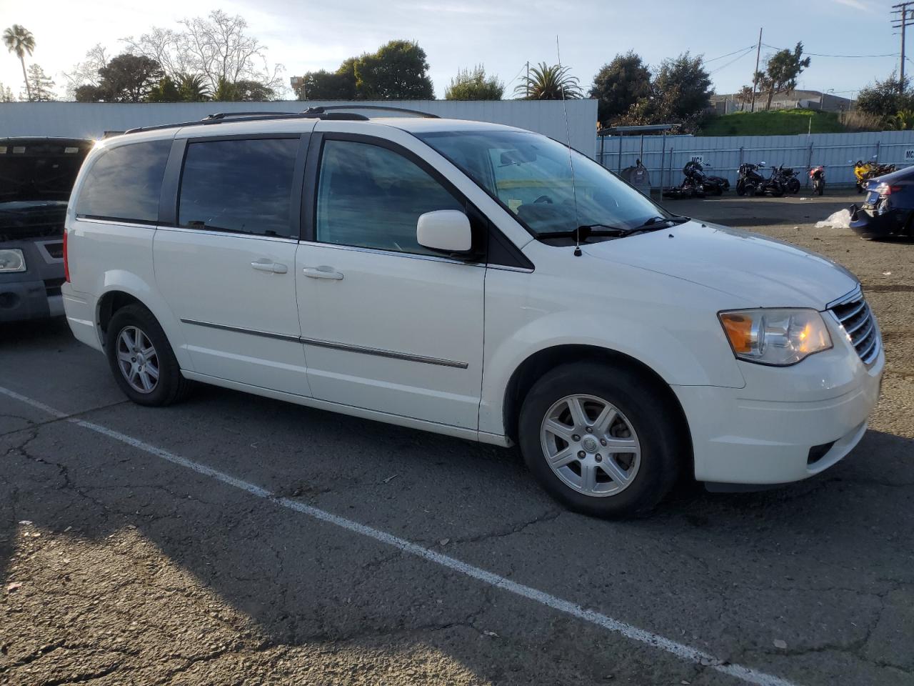 2010 Chrysler Town & Country - Image 4