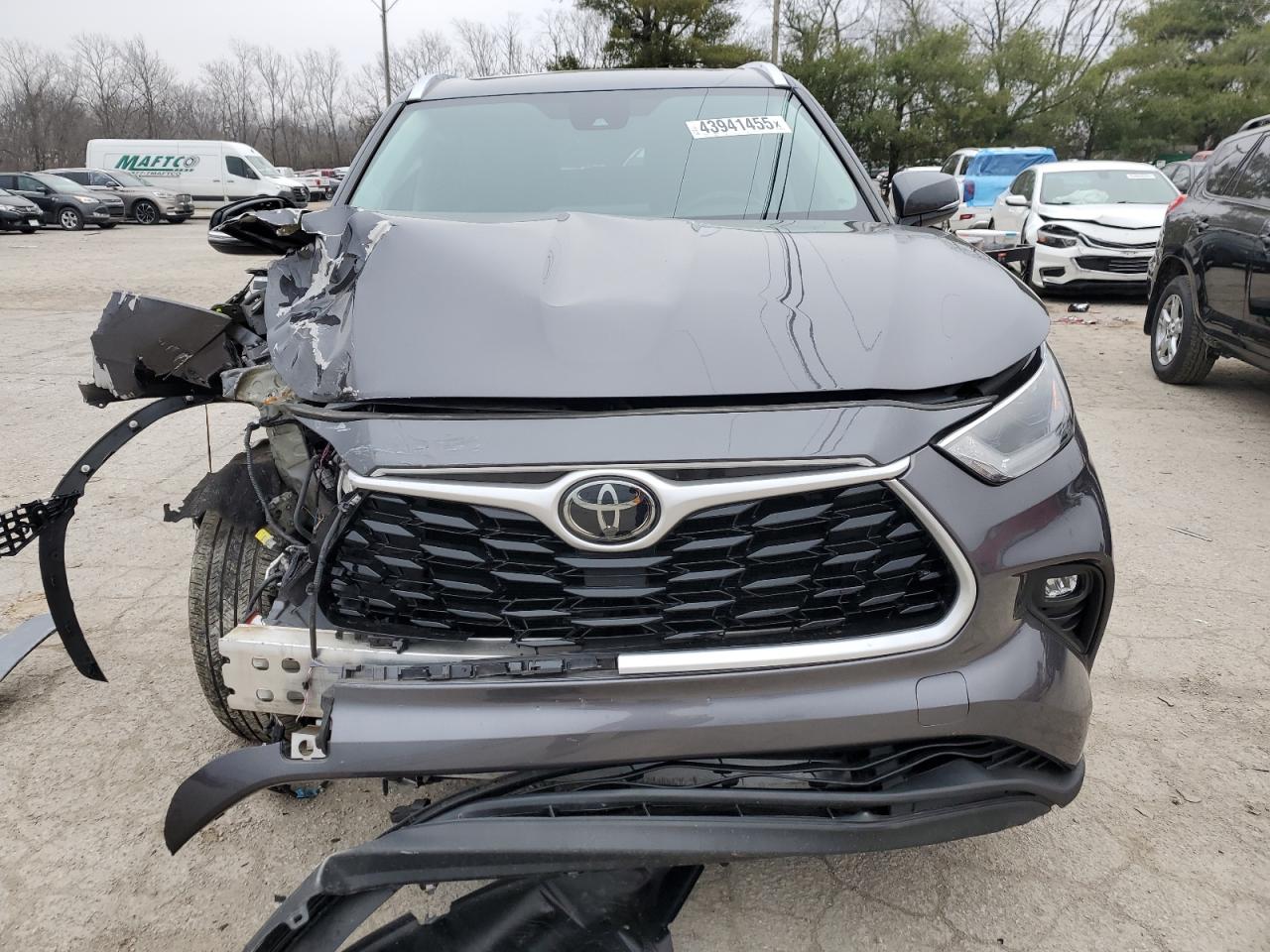 2021 Toyota Highlander - Image 5