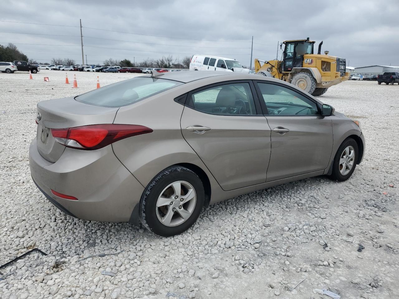 2015 Hyundai Elantra - Image 3
