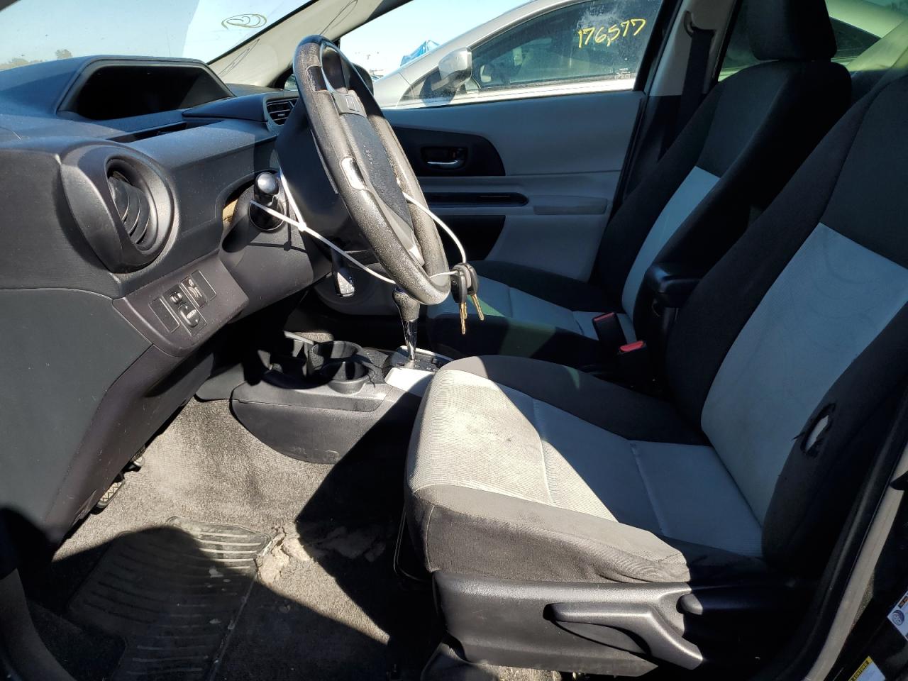 2013 Toyota Prius - Image 7