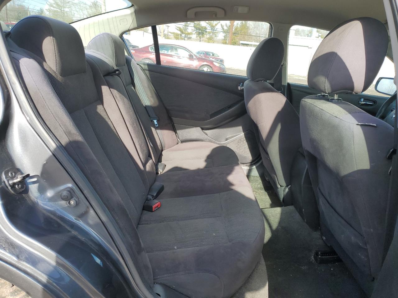 2010 Nissan Altima - Image 10