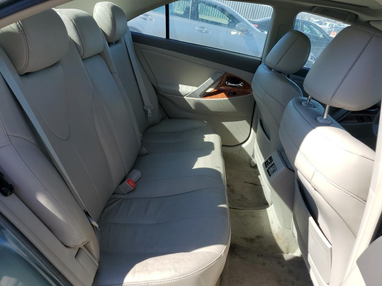 2010 Toyota Camry - Image 10