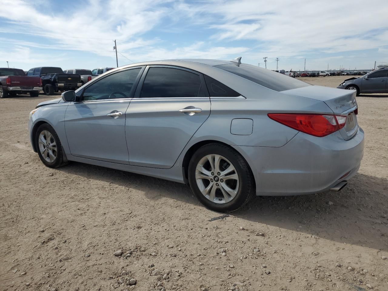 2011 Hyundai Sonata - Image 2