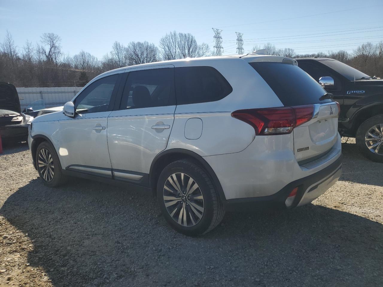 2019 Mitsubishi Outlander - Image 2