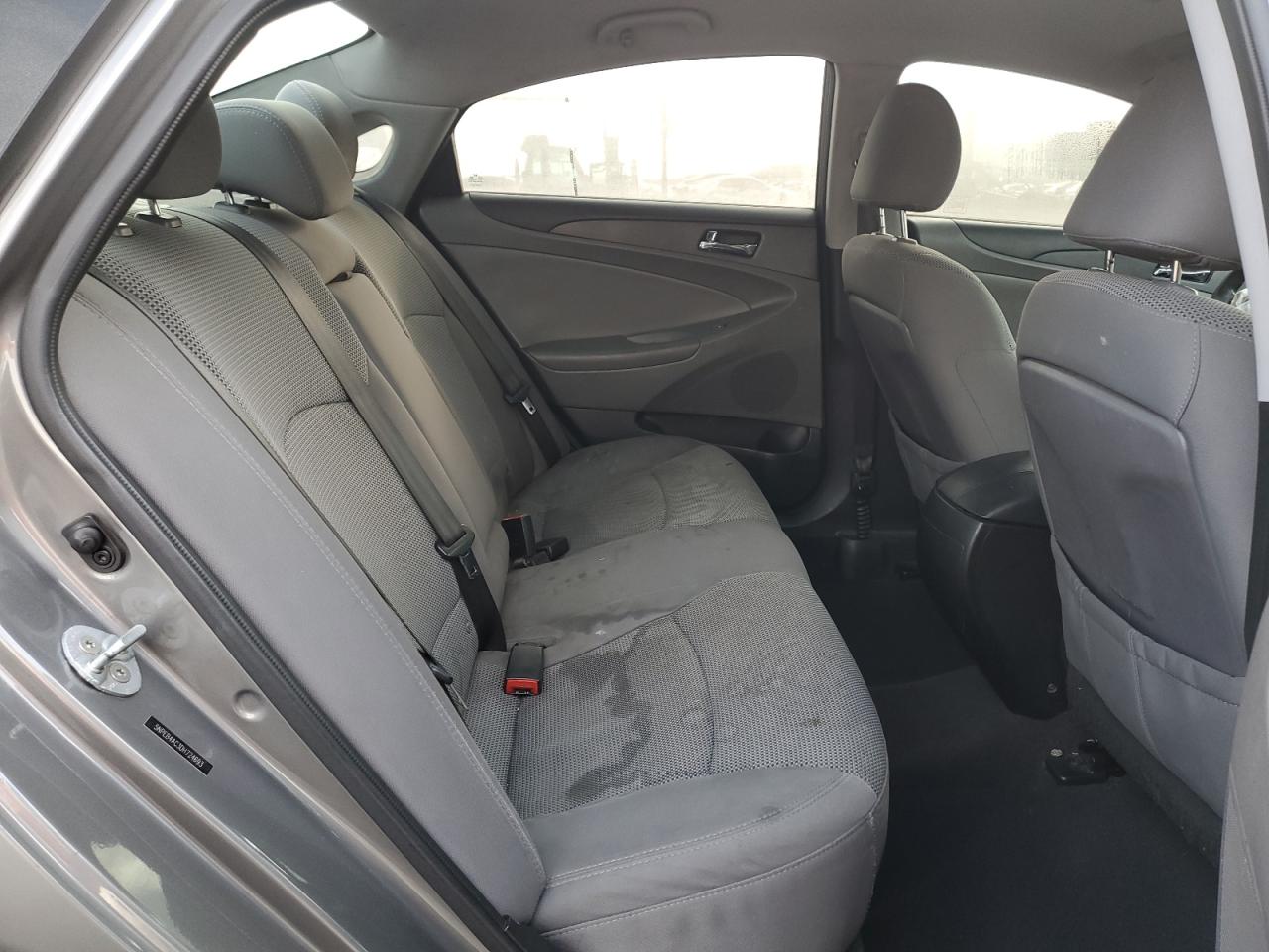 2013 Hyundai Sonata - Image 10