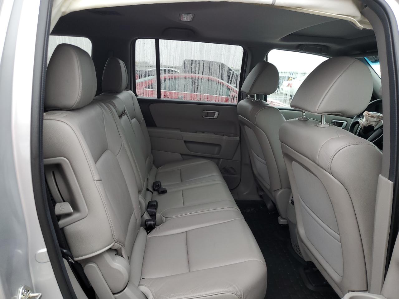 2014 Honda Pilot - Image 11