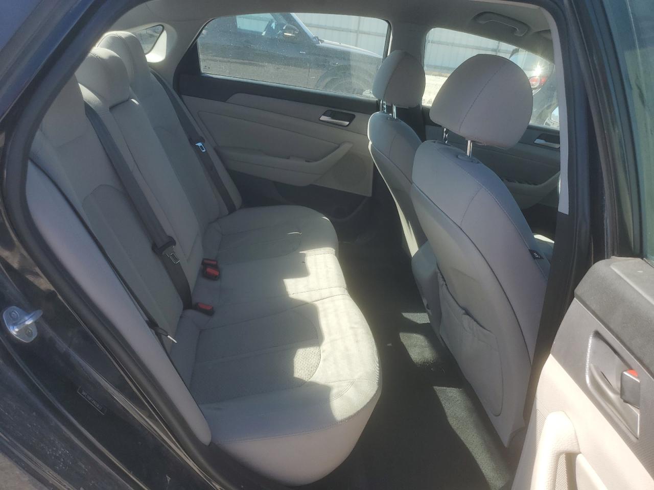 2018 Hyundai Sonata - Image 11