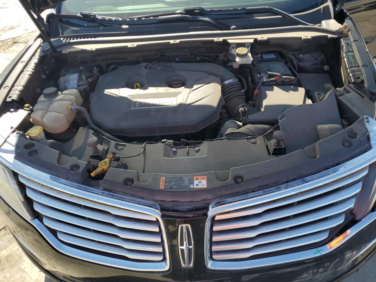 2015 Lincoln MKZ - Image 12
