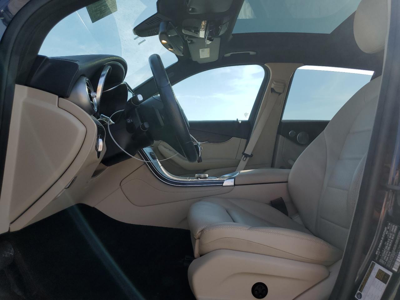 2018 Mercedes-Benz GLC - Image 7