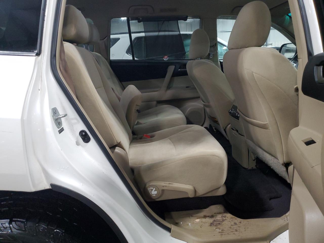 2013 Toyota Highlander - Image 11
