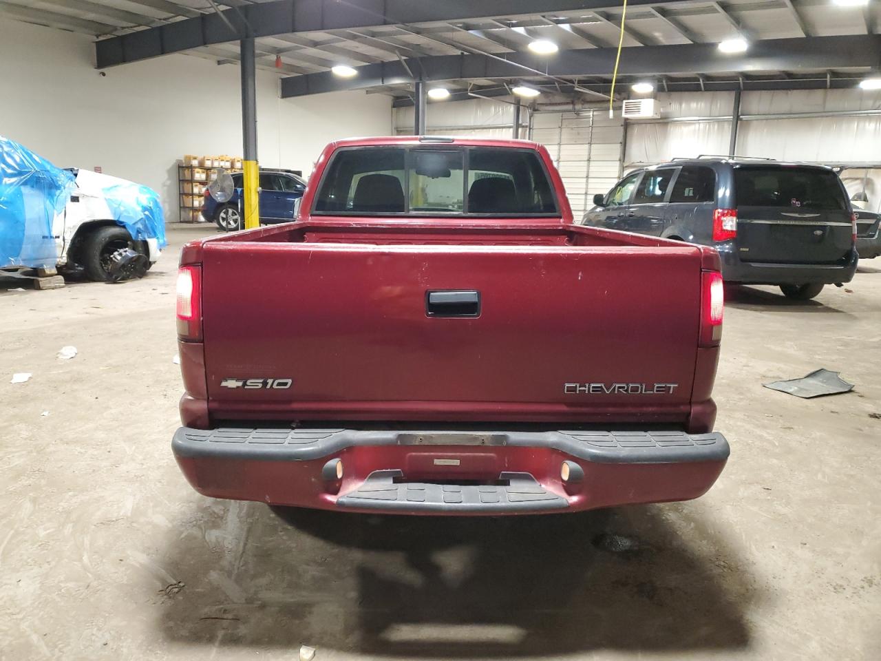 2000 Chevrolet S-10 Pickup - Image 6