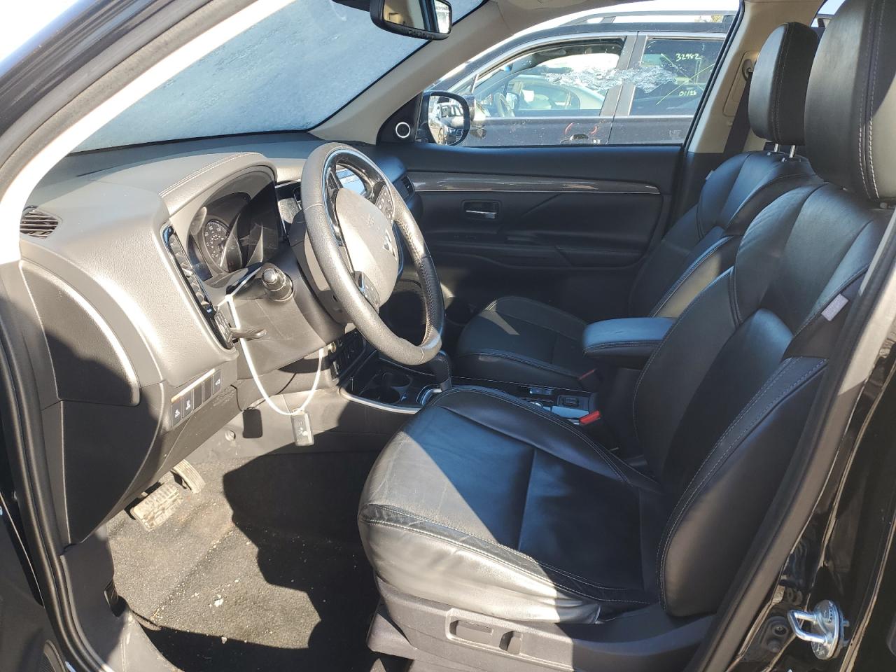 2019 Mitsubishi Outlander - Image 7