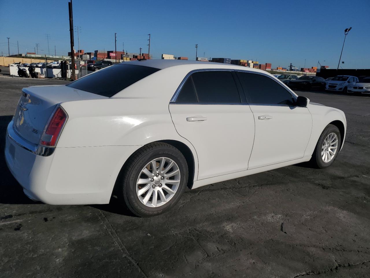 2014 Chrysler 300 - Image 3