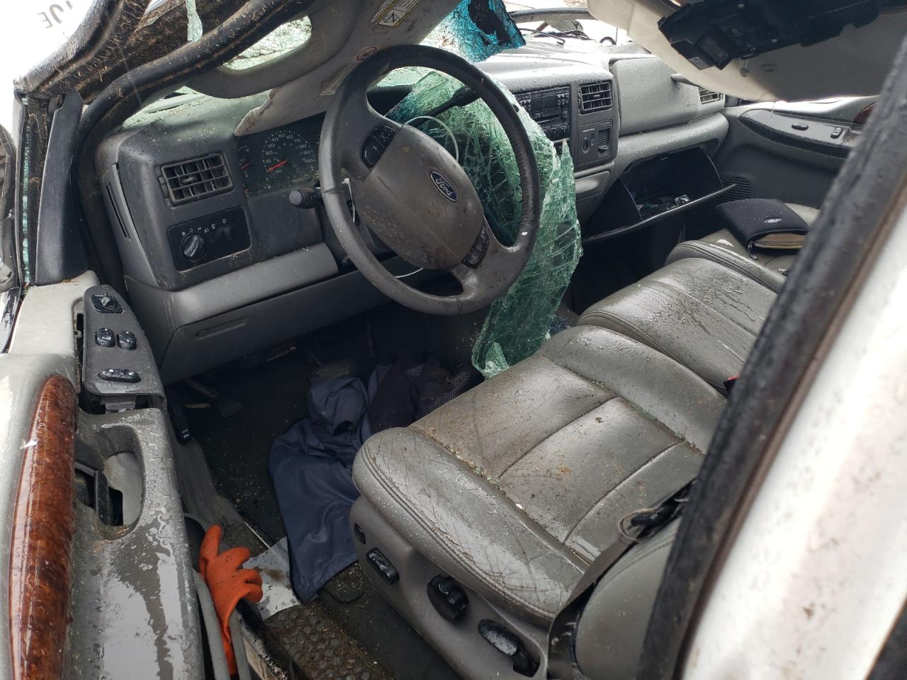 2004 Ford F250 - Image 8