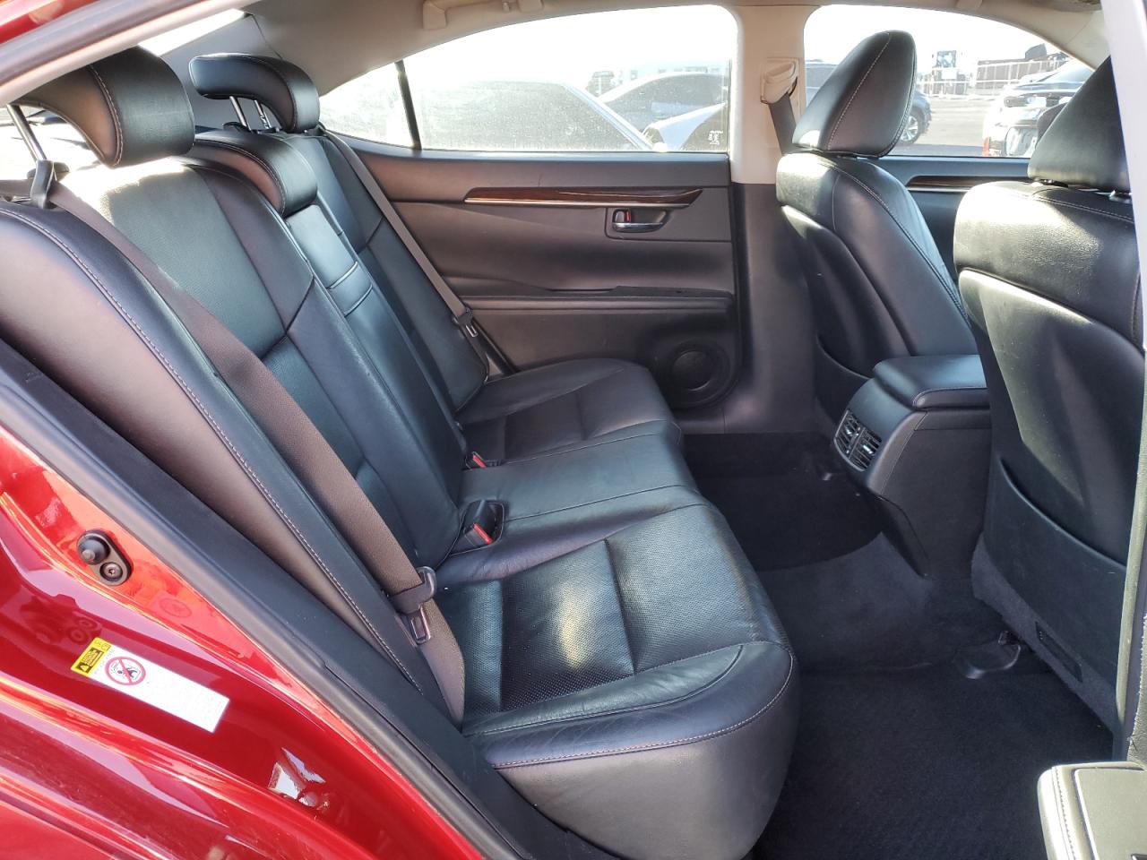 2013 Lexus ES - Image 10