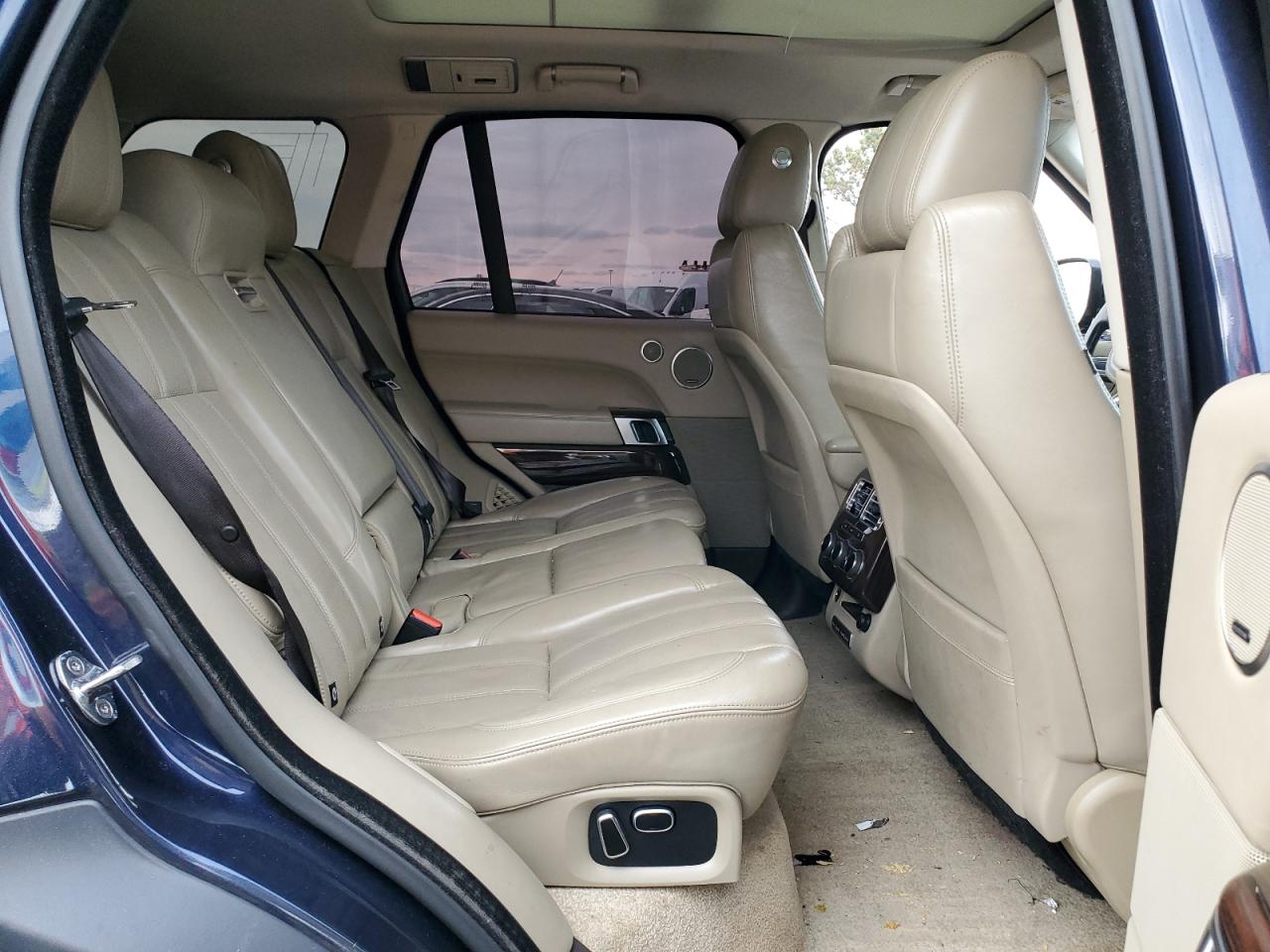 2014 Land Rover Range Rover - Image 11