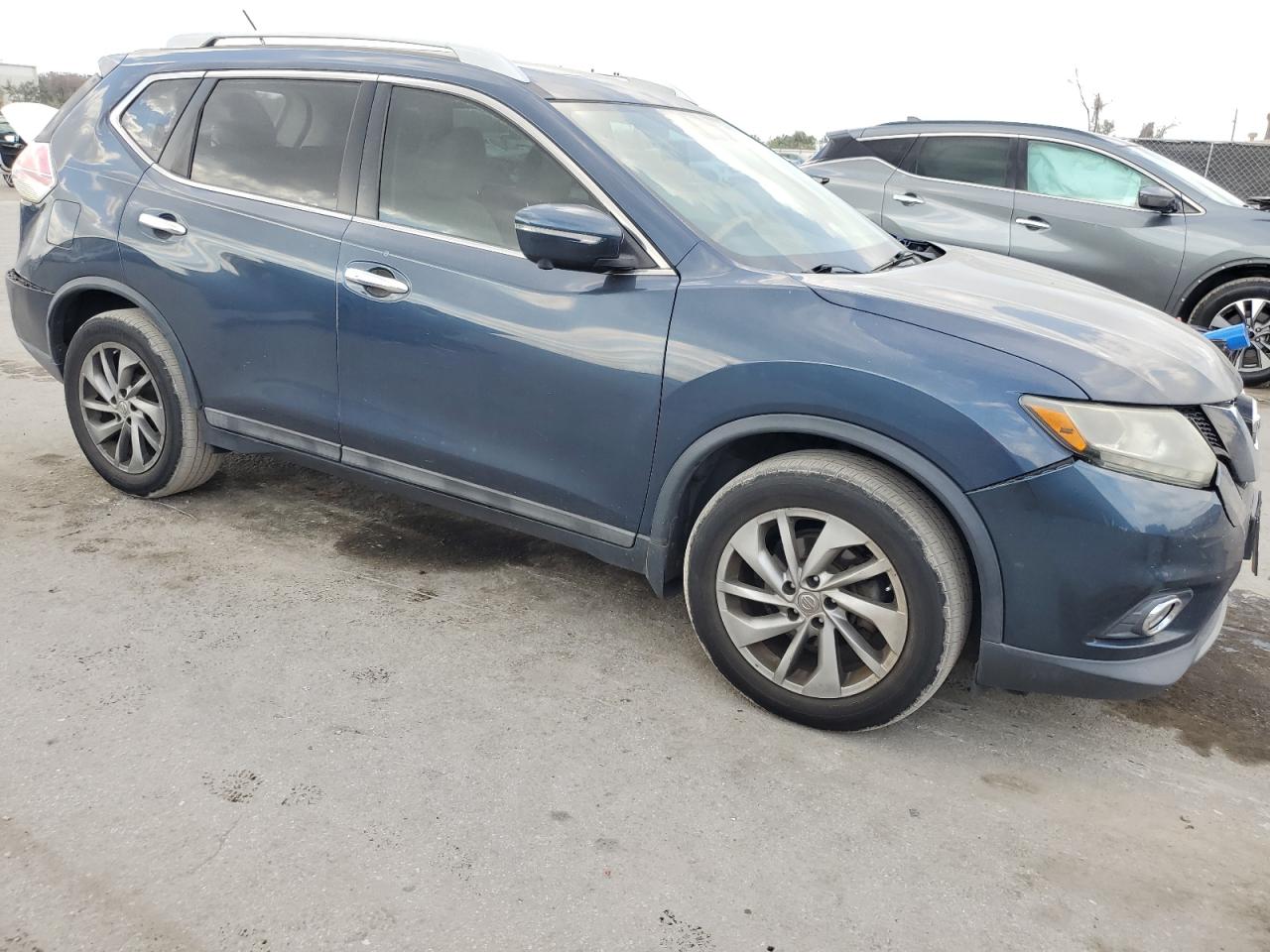 2015 Nissan Rogue - Image 4