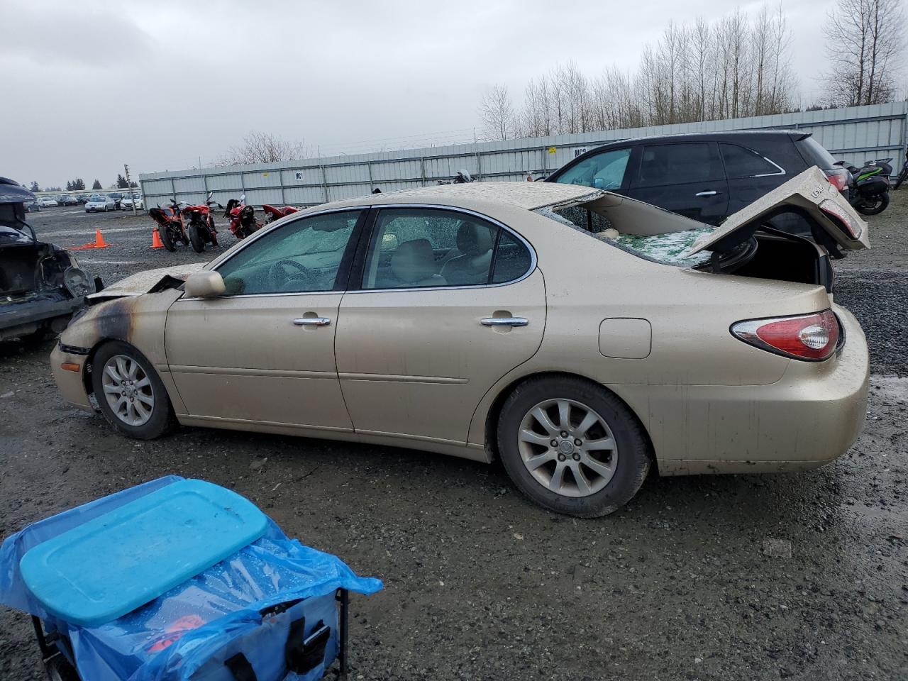 2003 Lexus ES - Image 2