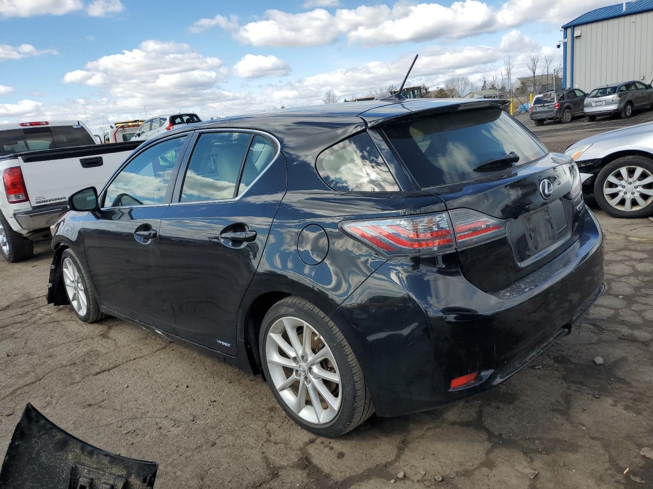 2012 Lexus CT - Image 2