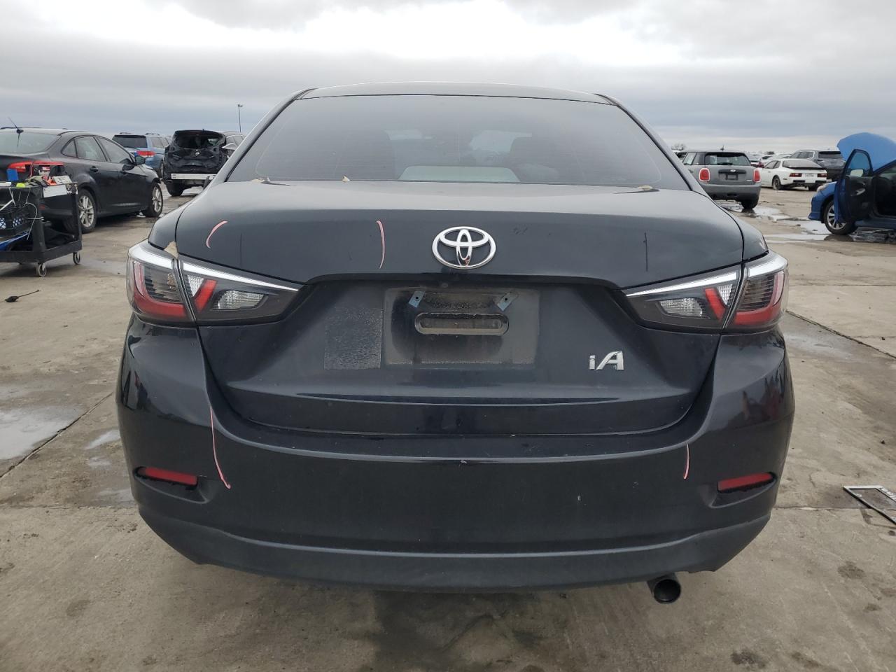 2017 Toyota Yaris - Image 6