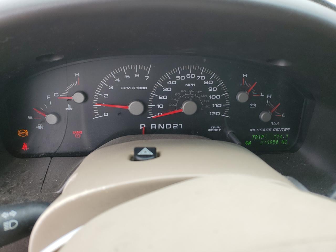 2004 Ford Expedition - Image 9