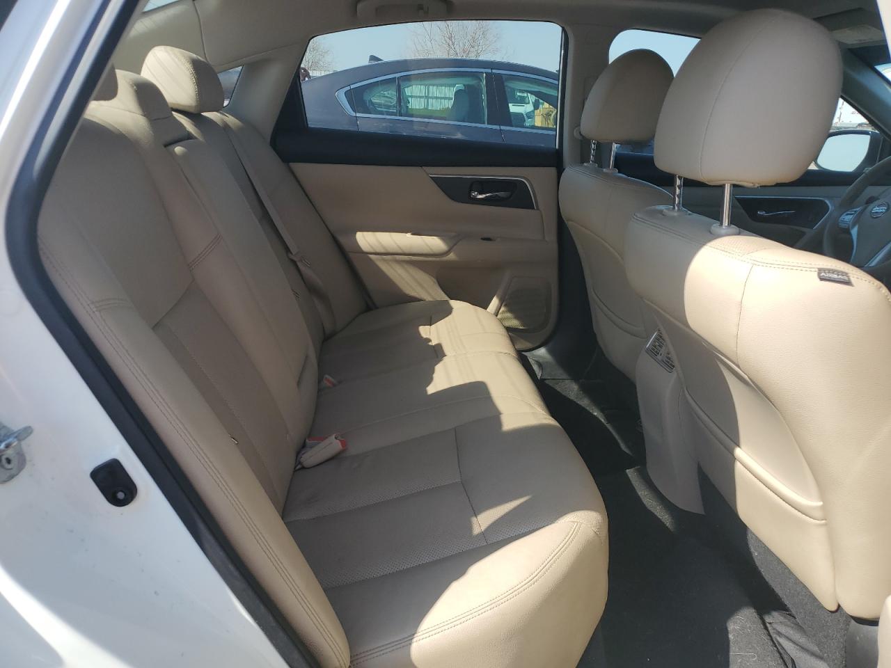 2016 Nissan Altima - Image 10