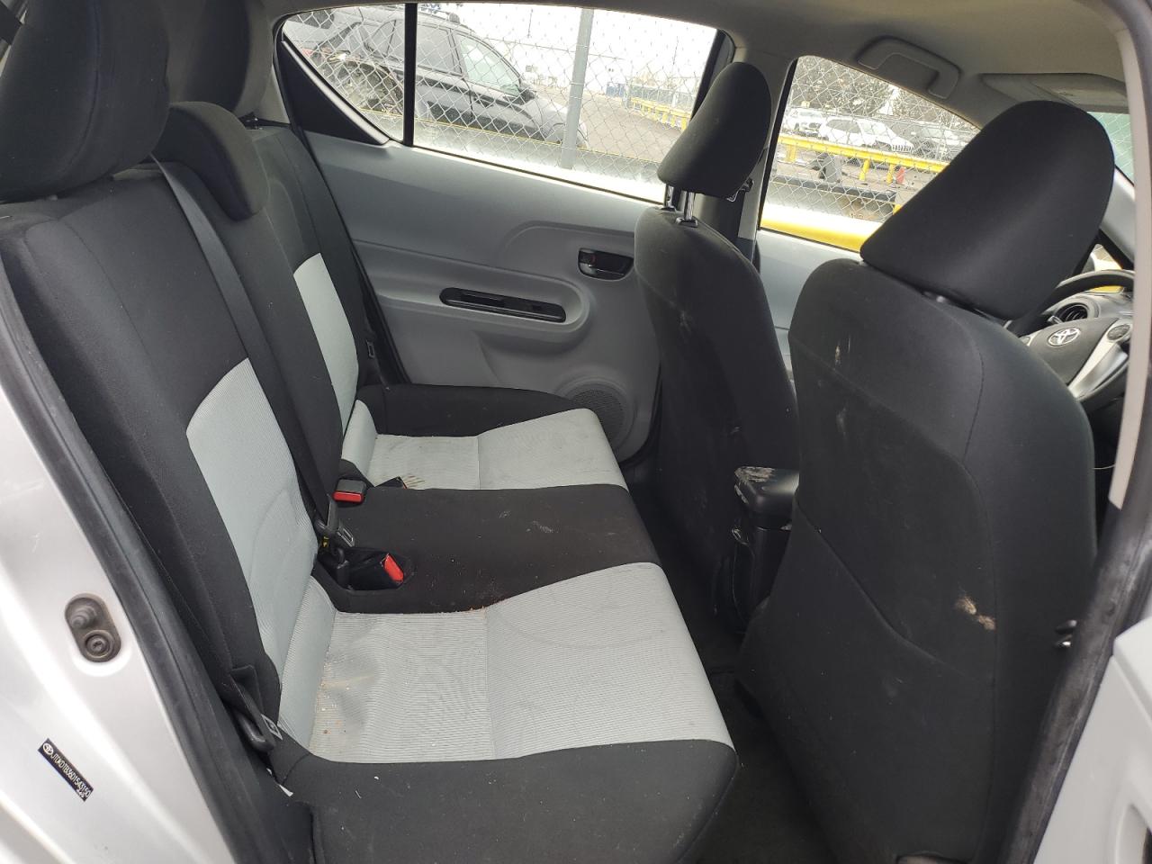 2013 Toyota Prius - Image 10
