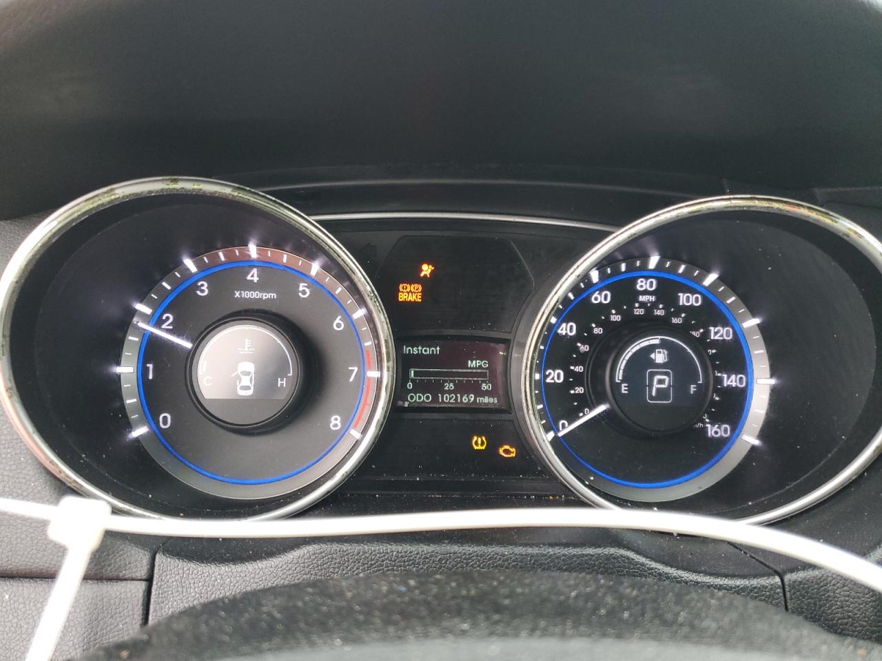 2011 Hyundai Sonata - Image 9